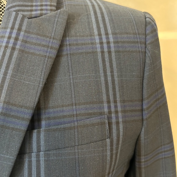 Banana Republic washable wool suiting - Picture 2 of 9